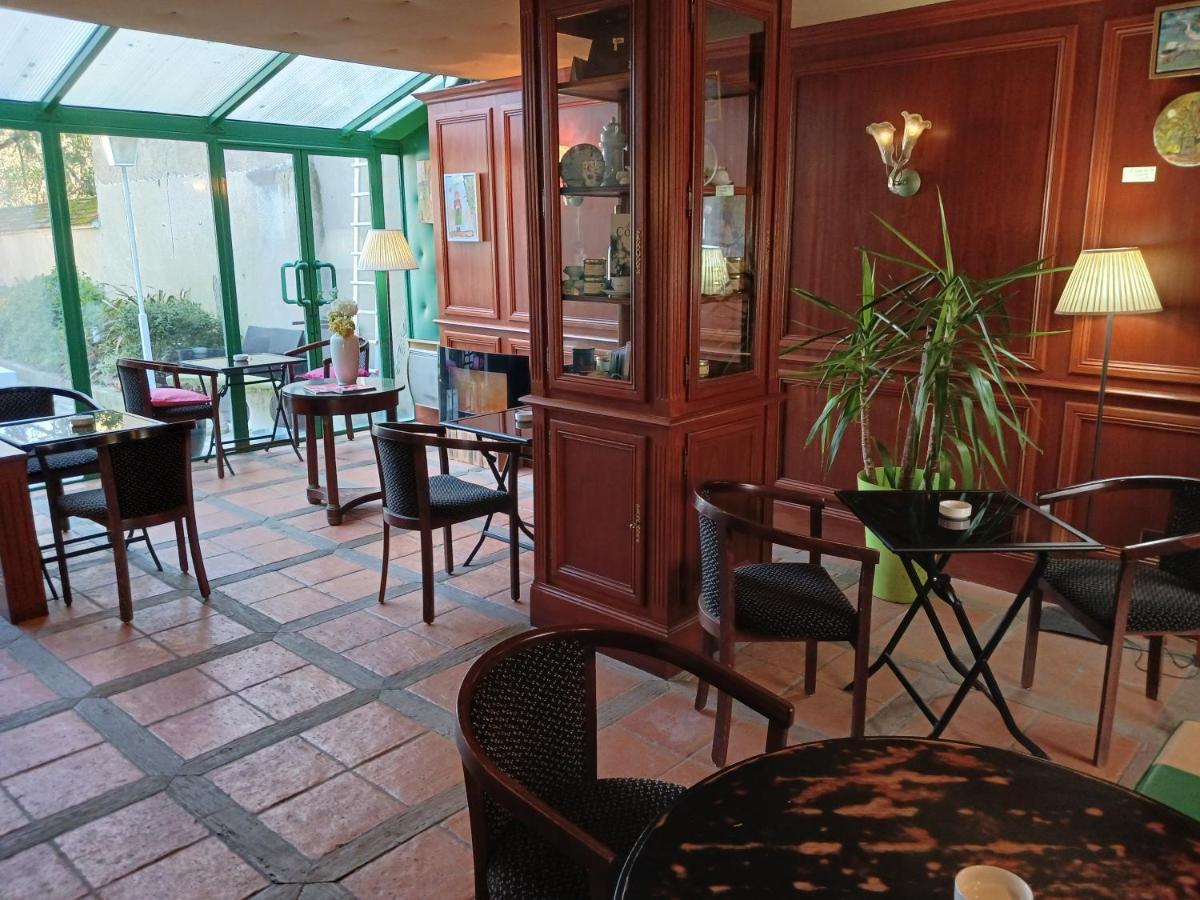 Hotel La Cognette A 25 Kilometres De Chateauroux Et 30 Kilometres De Bourges イスダン エクステリア 写真